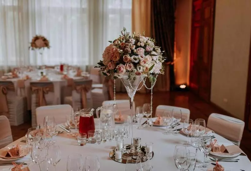 هتل Jaunmoku Palace Complex