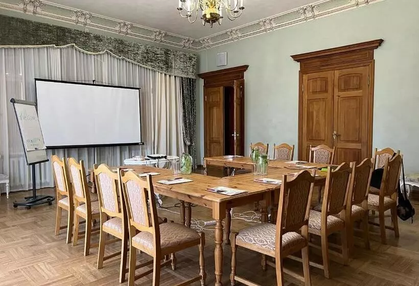 هتل Jaunmoku Palace Complex