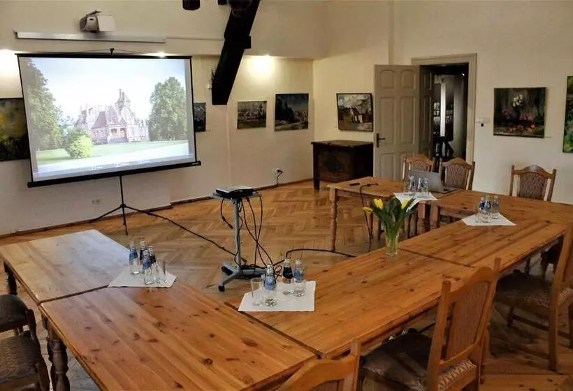 هتل Jaunmoku Palace Complex