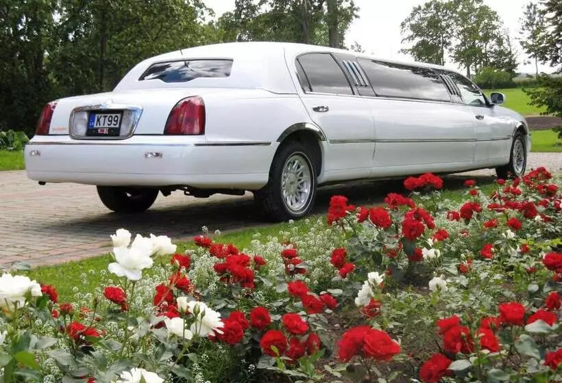 هتل Jaunmoku Palace Complex