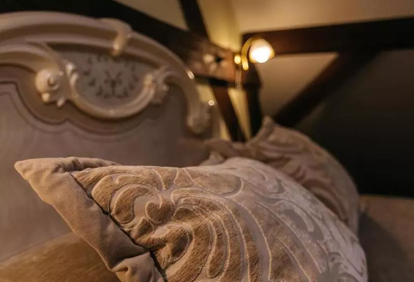 هتل Jaunmoku Palace Complex