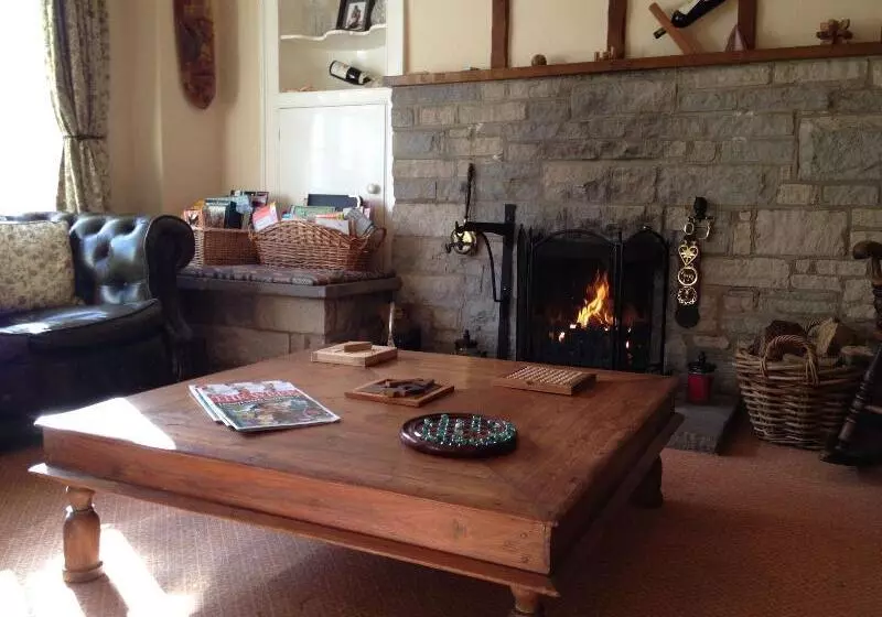 בית מלון כפרי Plumpton Court