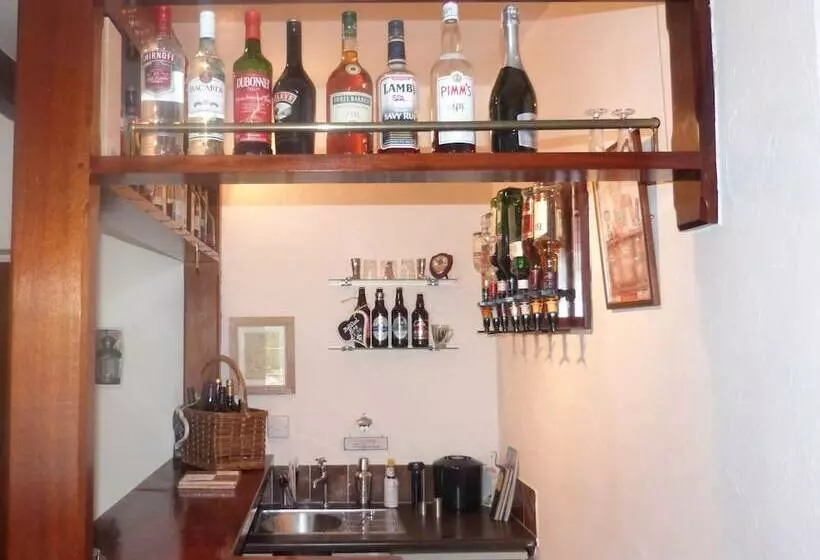 בית מלון כפרי Plumpton Court