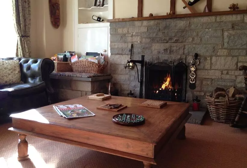 בית מלון כפרי Plumpton Court