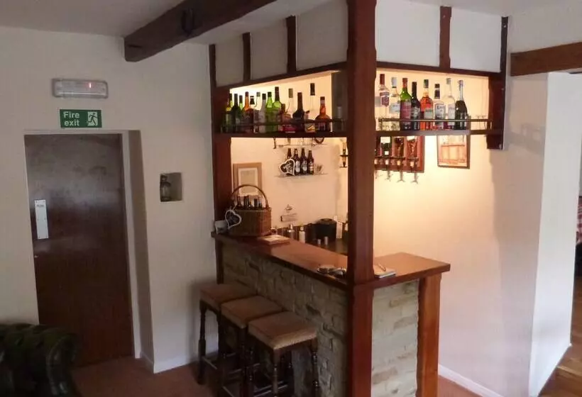 בית מלון כפרי Plumpton Court