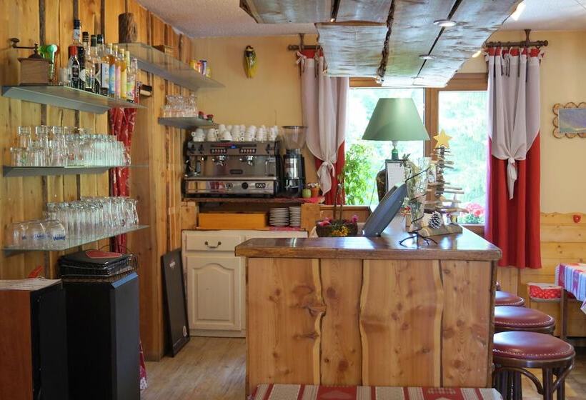 هتل Restaurant Le Blanchon