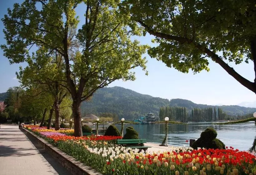 ホテル Sonnblick Am Wörthersee