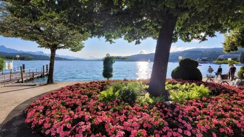 ホテル Sonnblick Am Wörthersee