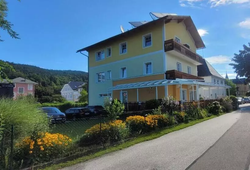 ホテル Sonnblick Am Wörthersee