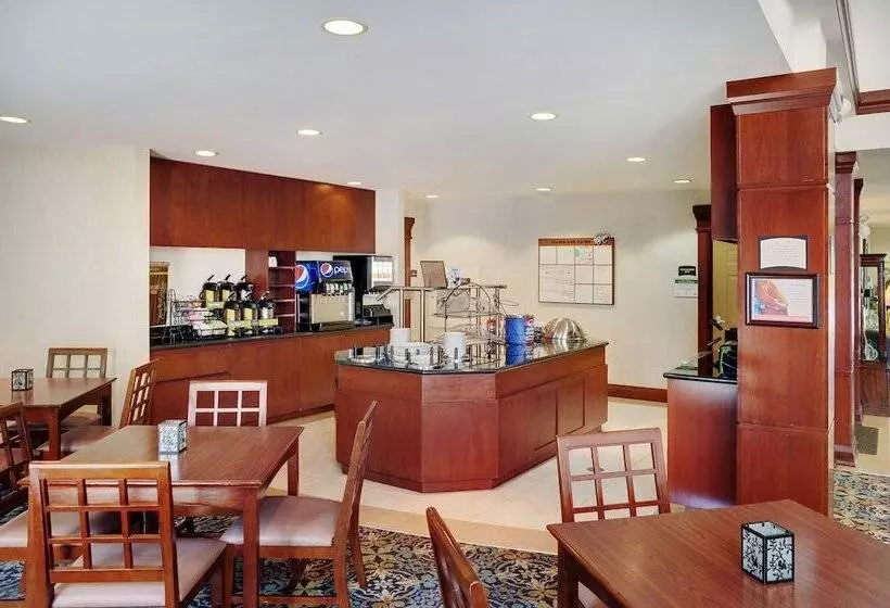 Отель Staybridge Suites Oakville Burlington, An Ihg