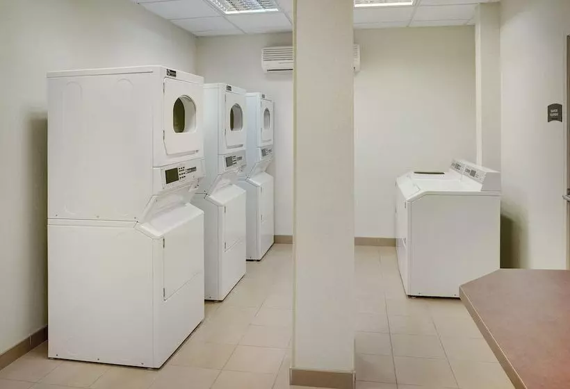 Отель Staybridge Suites Oakville Burlington, An Ihg