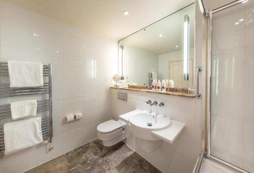 בית מלון כפרי The Crown Inn