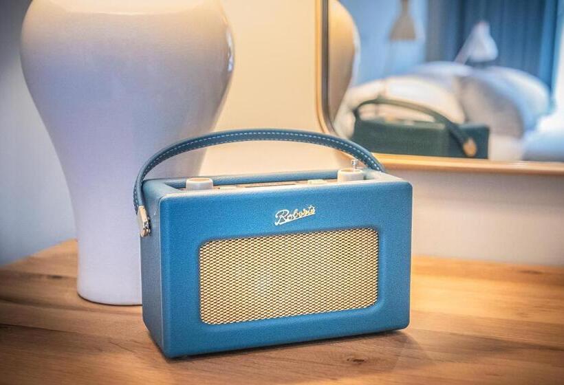 בית מלון כפרי The Crown Inn