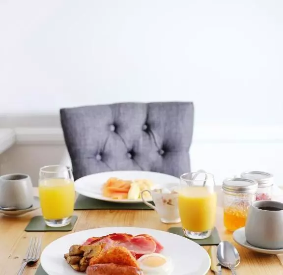 Отель The George