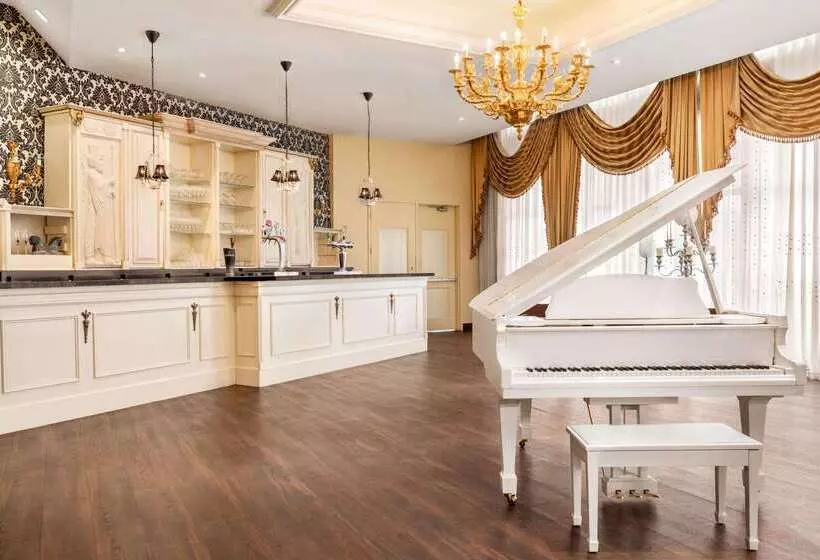 호텔 Travelodge By Wyndham Richmond Hill