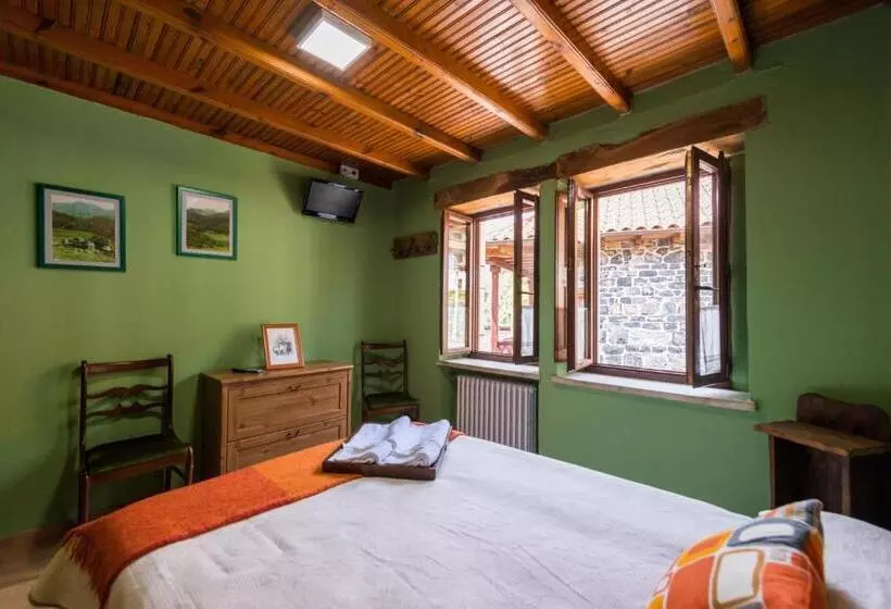 ペンション Hostal Peña Santa