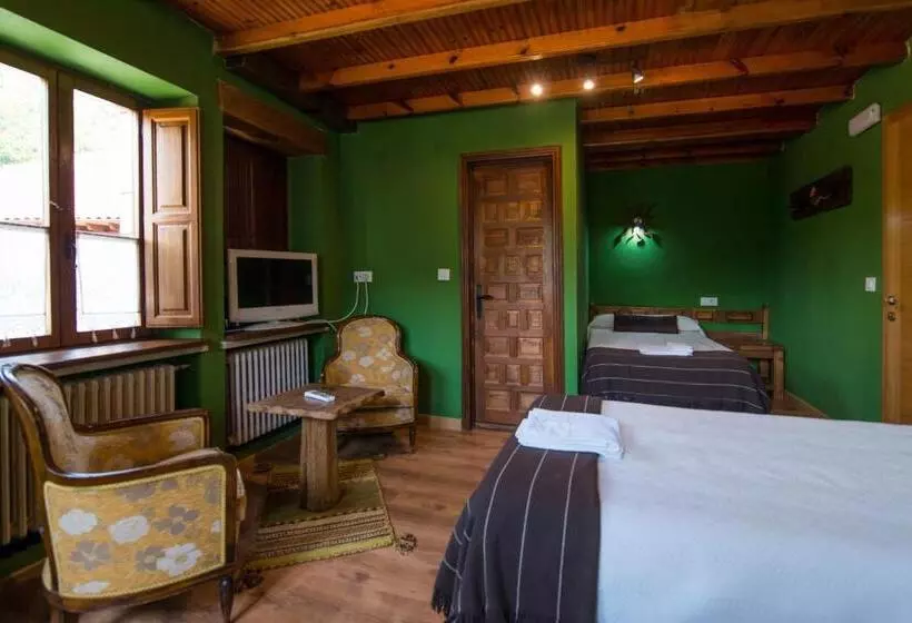 ペンション Hostal Peña Santa