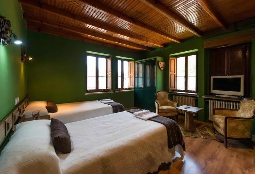 ペンション Hostal Peña Santa