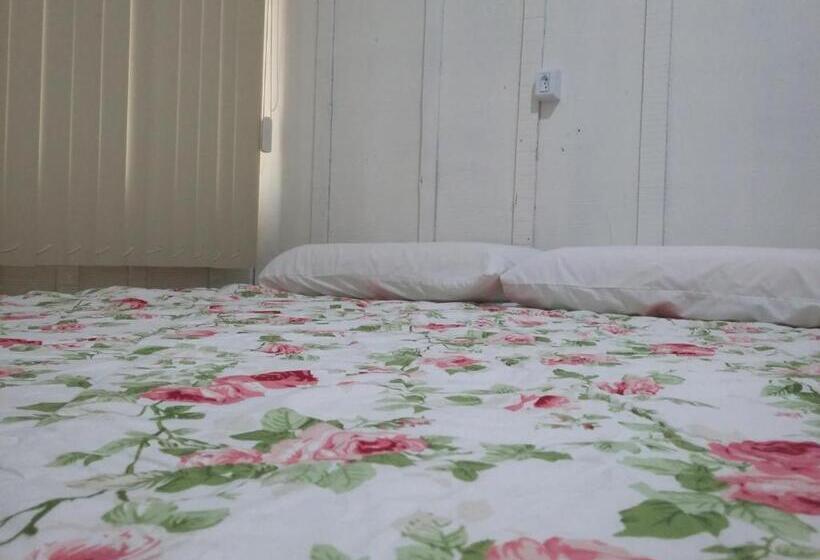 پانسیون Iguassu Eco Hostel   Iguassuecohostel   Eco Suítes