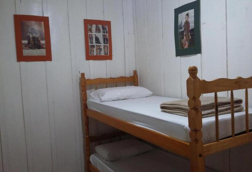 پانسیون Iguassu Eco Hostel   Iguassuecohostel   Eco Suítes