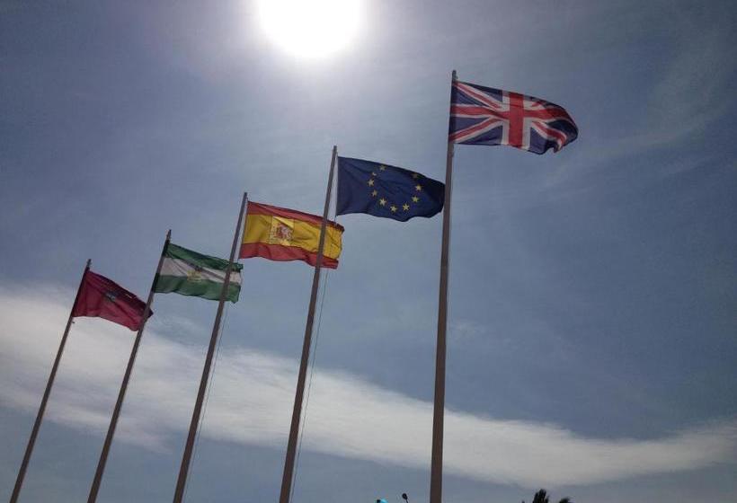 Apartamentos Turisticos Parque Tropical