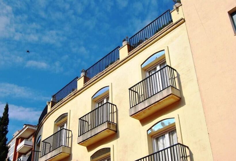 Apartaments Monjardí