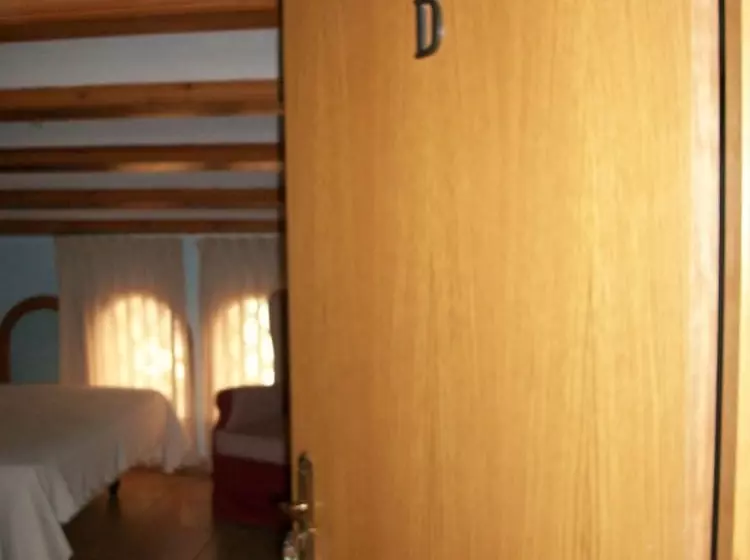 فندق فئة نجمة واحدة Can Misse