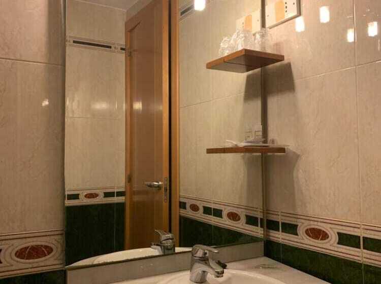 Hostal Monasterio De Rueda