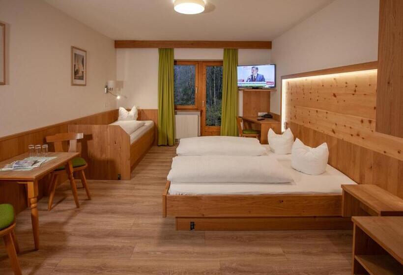 Отель Landgasthof Jagerwirt