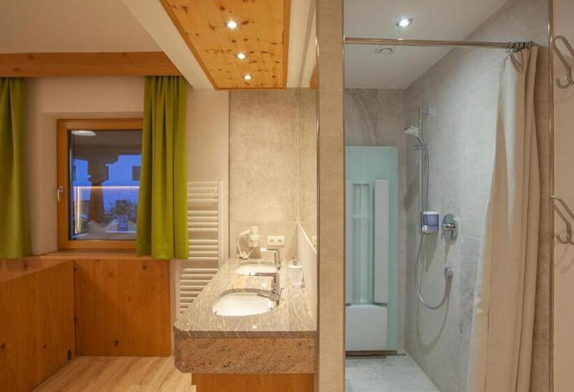 Отель Landgasthof Jagerwirt