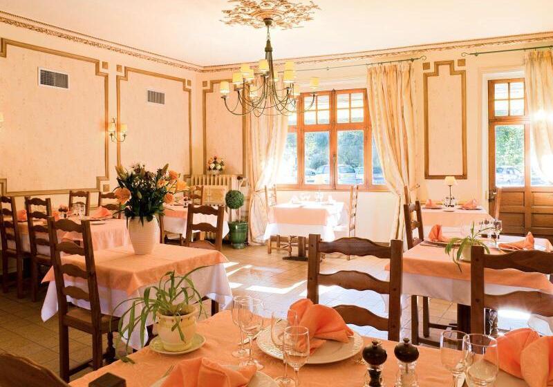 ホテル Logis Hôtel Teyssier