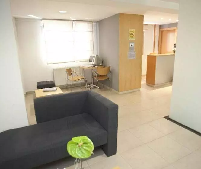 호텔 Metropol By Carris