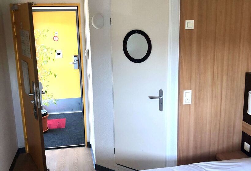 Отель Premiere Classe Annemasse  Ville La Grand