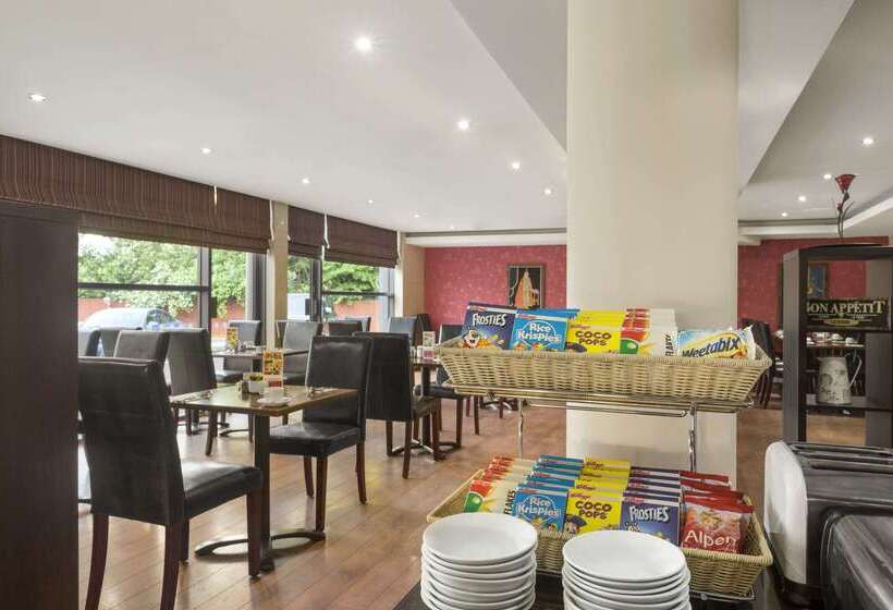 בית מלון כפרי Ramada Birmingham Oldbury M5 J2