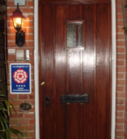 Отель Tower House 1066