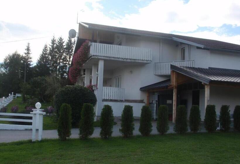 بنسيون House Zupan