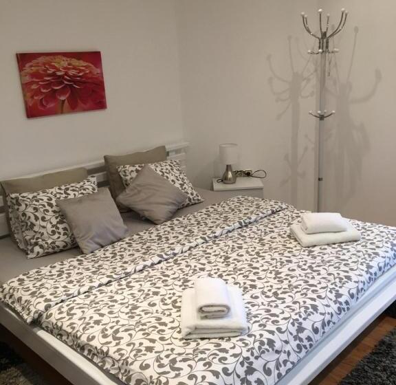 بنسيون House Zupan