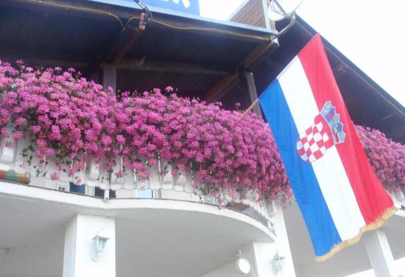 بنسيون House Zupan