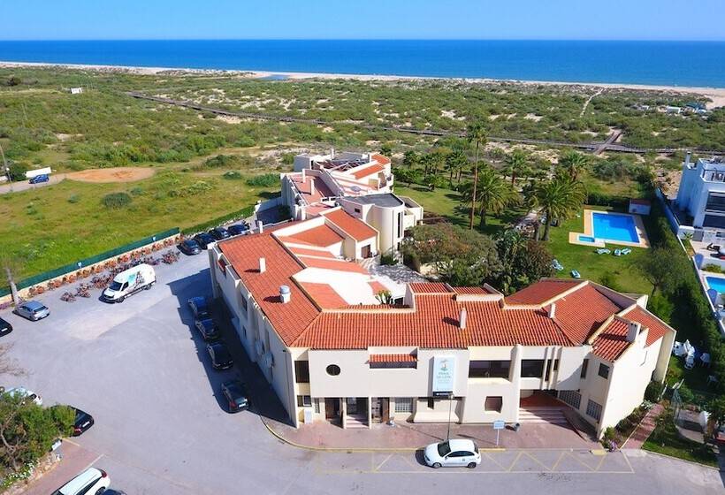 Praia Da Lota Resort - Beachfront Hotel