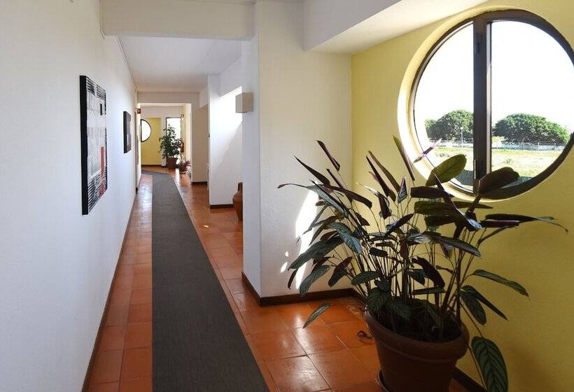 Praia Da Lota Resort - Beachfront Hotel