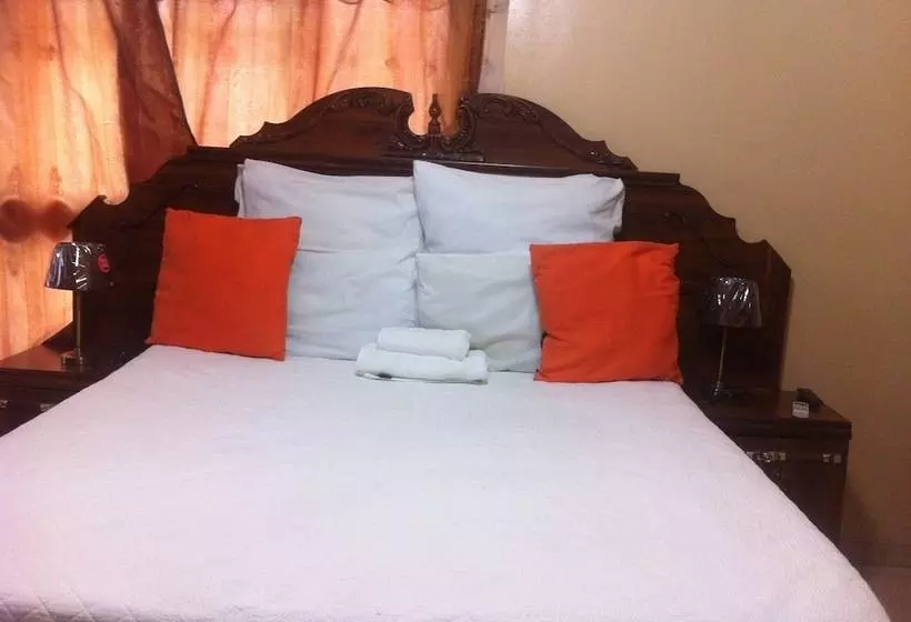 پانسیون Calvary Guest House