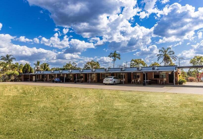 מוטל Benaraby Hilltop Motorinn