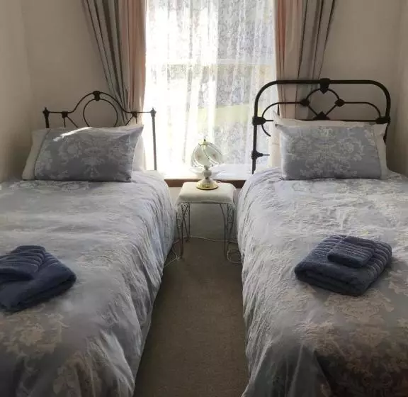 Tophouse Historical Inn Bed And Breakfast