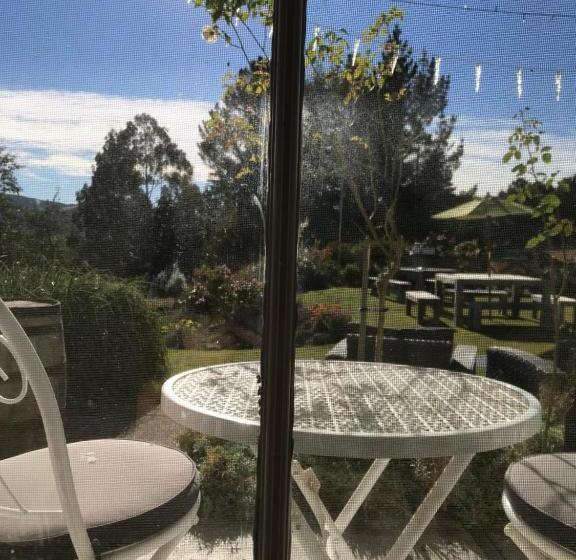 Tophouse Historical Inn Bed And Breakfast