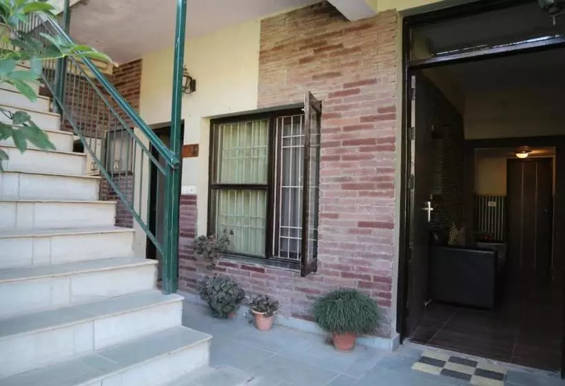 ユースホステル Kasauli Residency