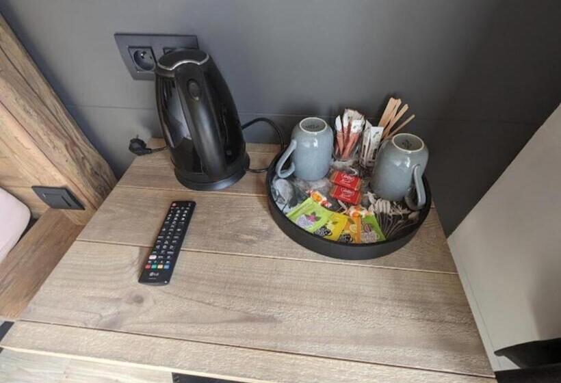 تختخواب و صبحانه Renée Cense