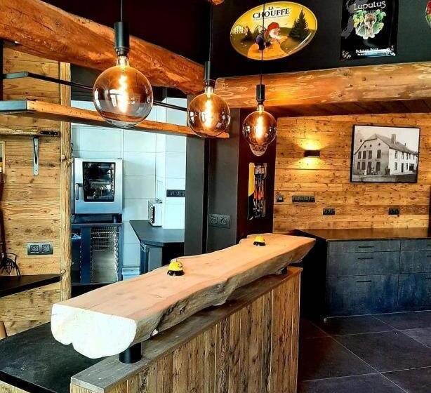 تختخواب و صبحانه Renée Cense