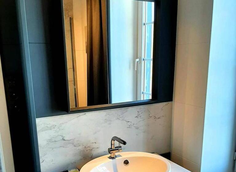 تختخواب و صبحانه Renée Cense