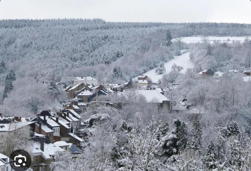 تختخواب و صبحانه Renée Cense