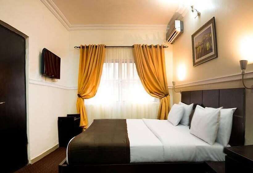 هتل Bjorne Classic Suites
